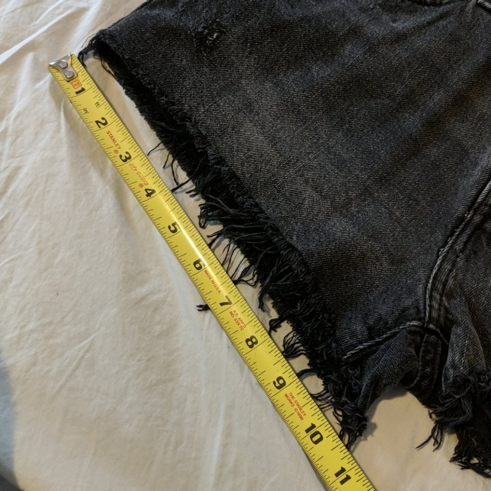 Levi's 501 Distressed Shorts in Trashed Black - Picture 10 of 10